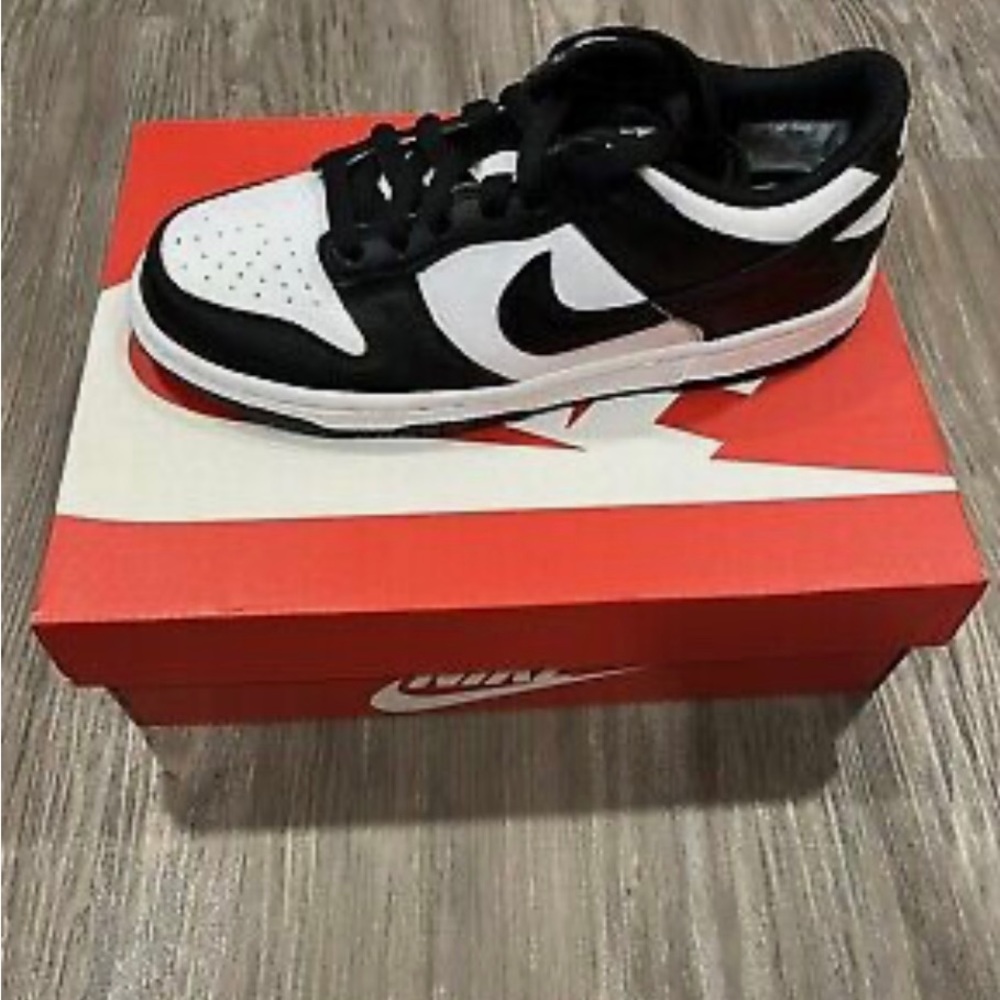 Nike Dunk Low Panda 7Y (8.5W)